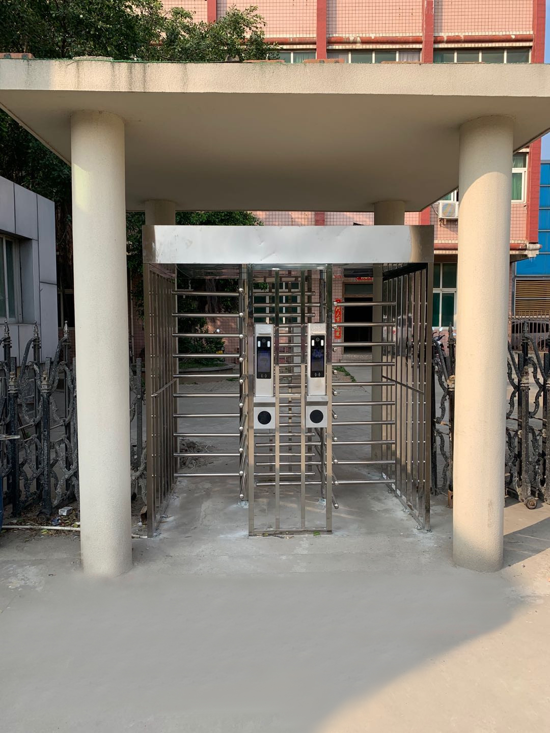 小區(qū)全高閘，工地全高閘，轉閘案例